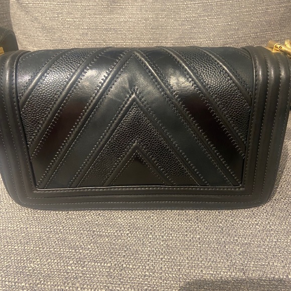 Authentic Chanel Mix Chevron boy bag medium - Picture 2 of 10